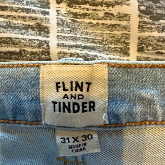 Huckberry Flint and Tinder Light Wash Slim Jeans 31x30 NWOT - Picture 7 of 10